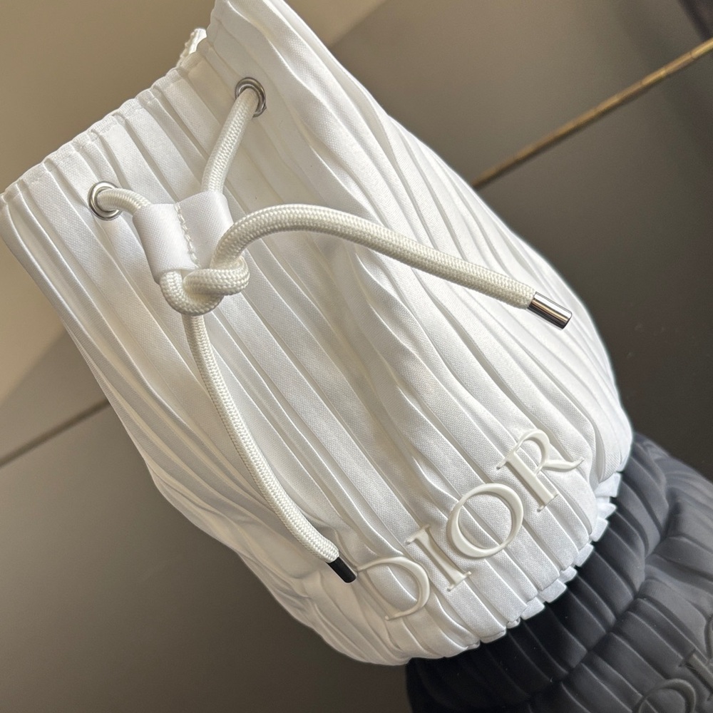 ⚜️Dior Beauty Pleated White Mini Pouch GWP ⚜️ - Picture 2 of 8